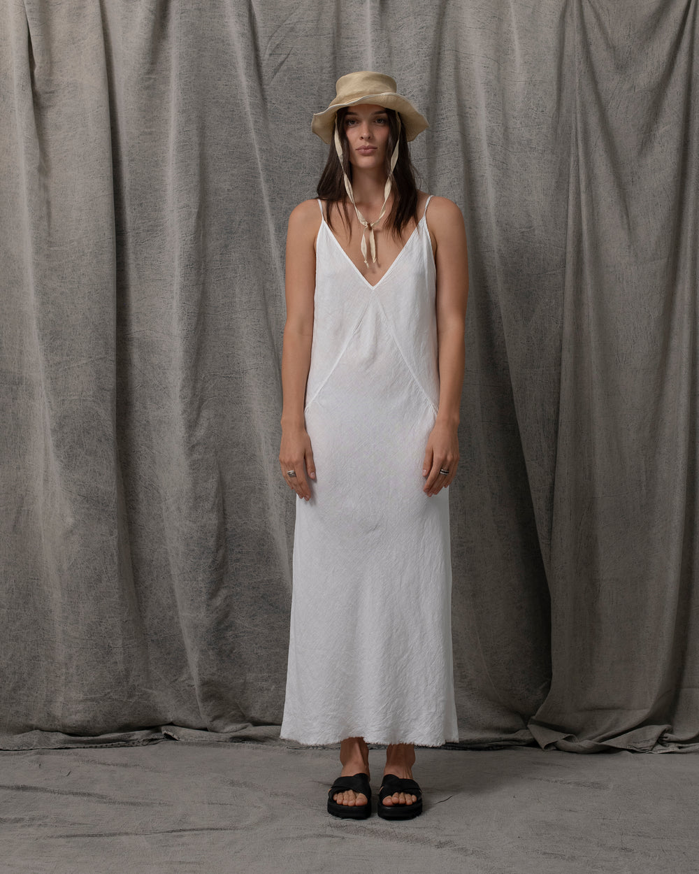 Sia Dress Linen White