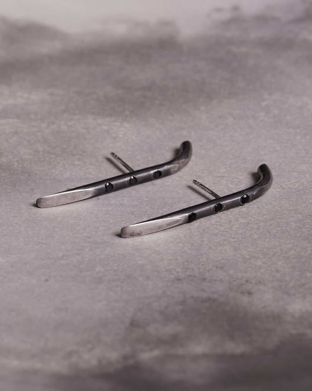 Silver Spike Earring with Zirconias