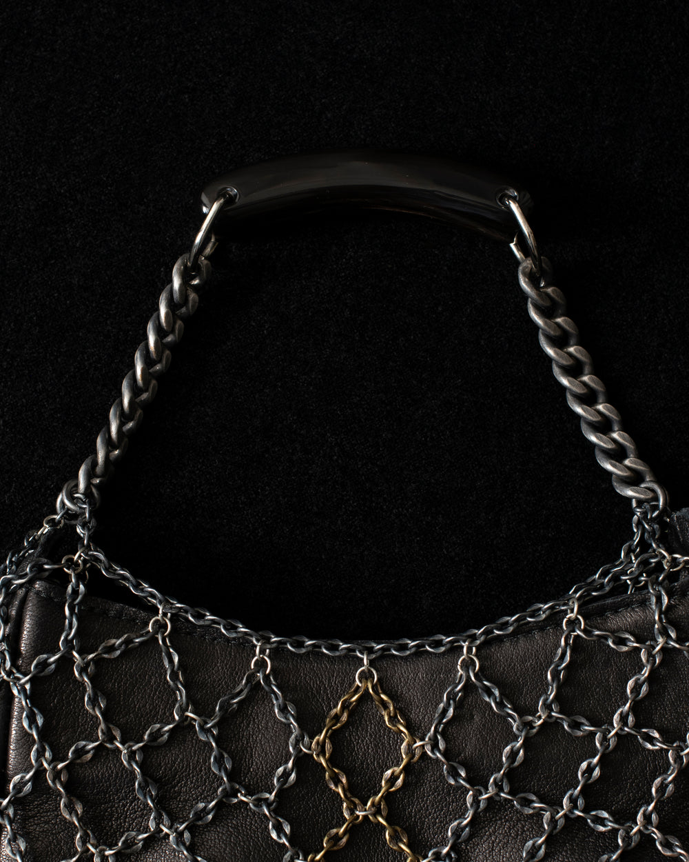 Lea Chain Handbag in Black Leather Silver / Gold Chain