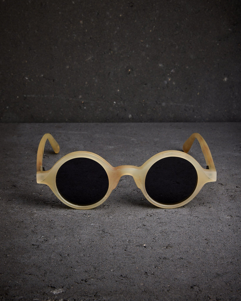 Leone Round - RG00UW7 Amber Horn
