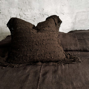 Scatter w/ Flange Nomad Silk Chocolate 50cm