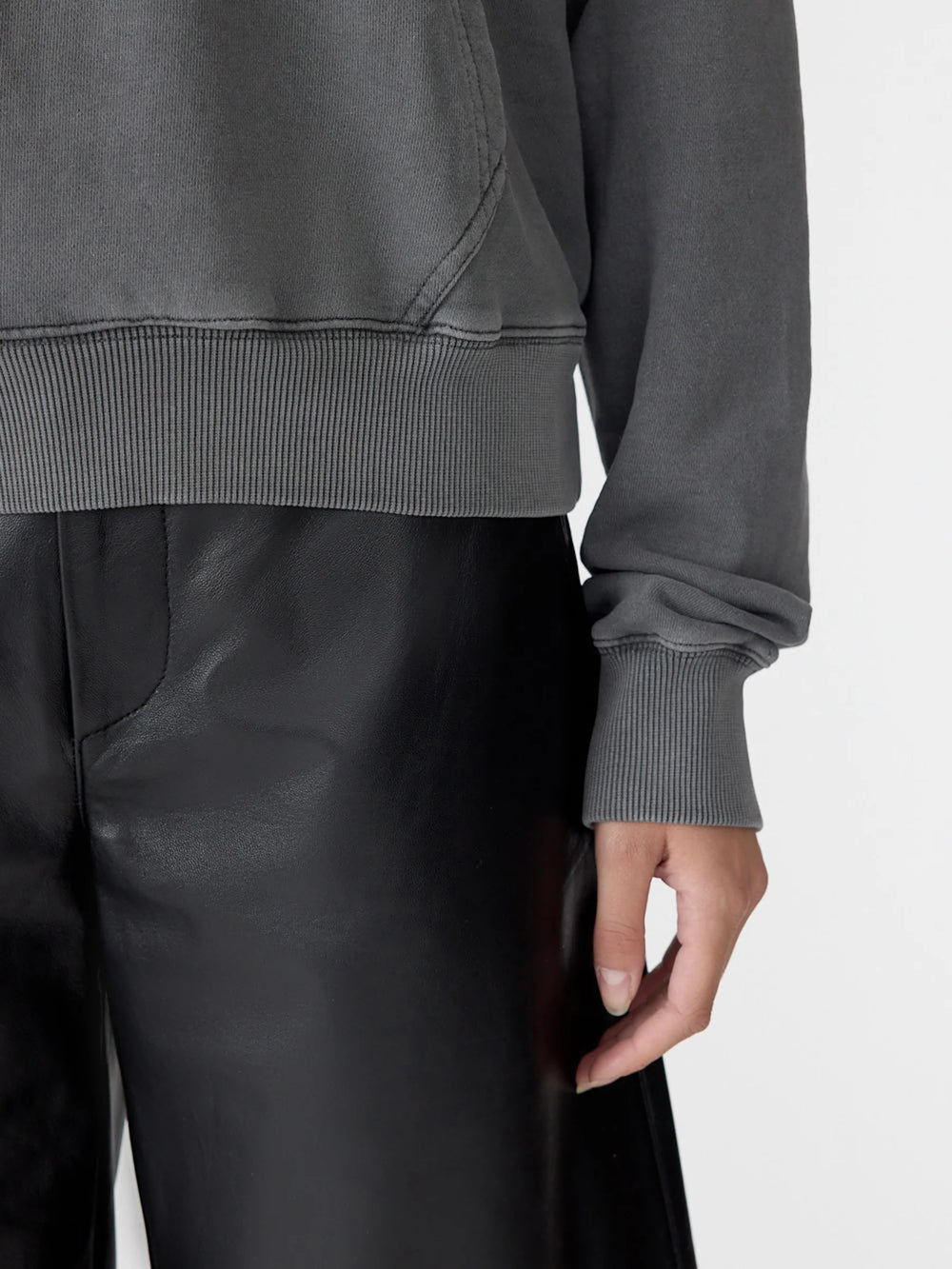 Fleece Cropped Hoodie Washed Black