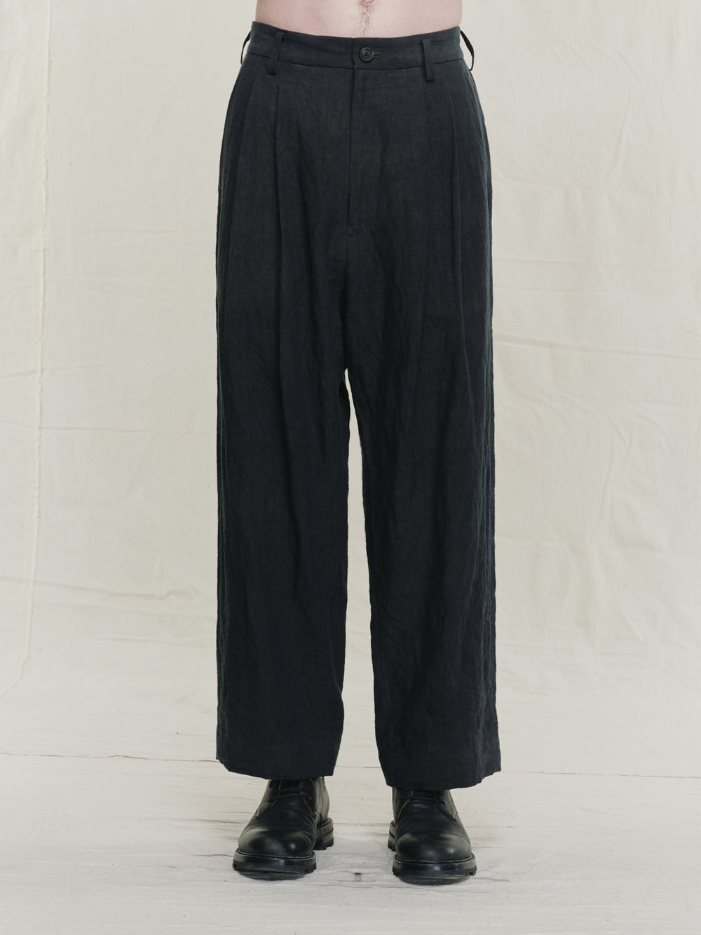 Hand-Dyed Pleated Tapered Linen Canvas Trousers