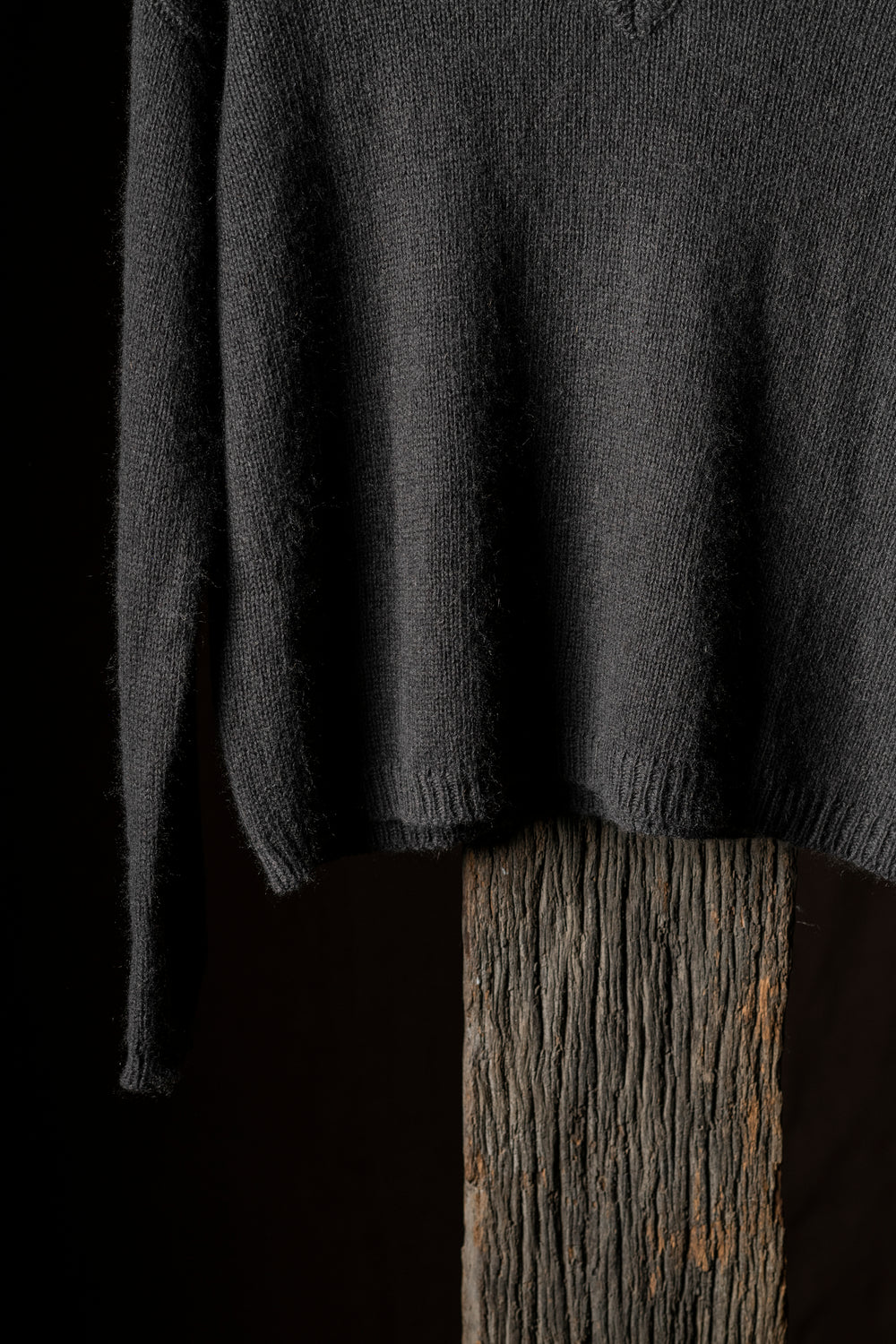 V-Neck Knit Sweater Cashmere Mole