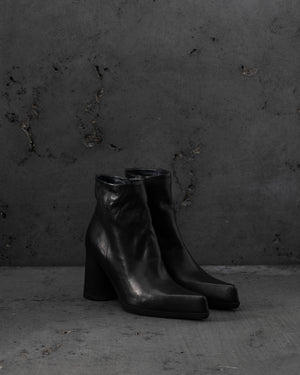 Bella Figura Calf Soft Matte Black