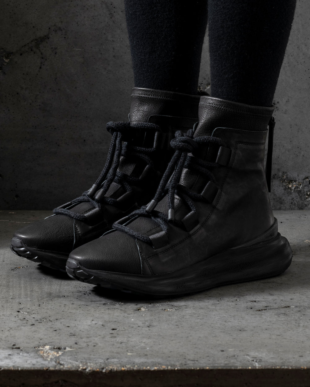 Mens Double Feature Calf Stretch Leather Sneakers Black (2114)