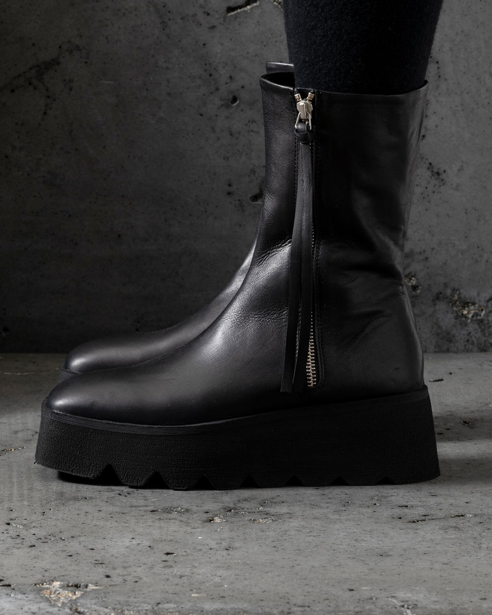 Womens A List Boots with Side Zips Calf Santiago Black