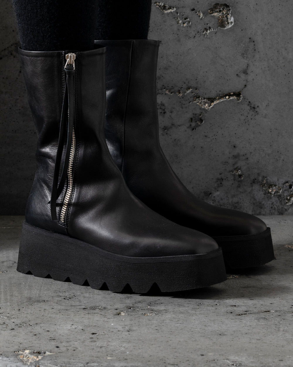 Womens A List Boots with Side Zips Calf Santiago Black