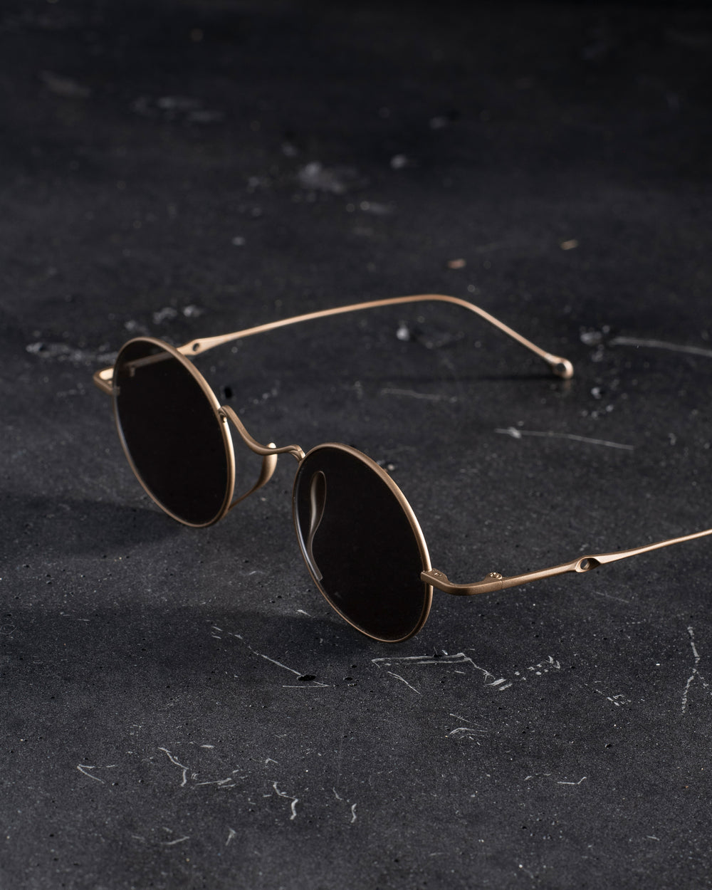 RG00UW14 - Antique Gold w/ Dk Grey Lens