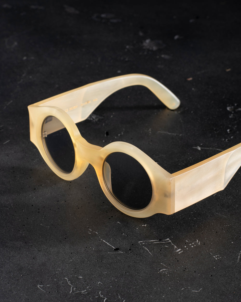 Le Horn Matte Amber w/  L. Grey Lens