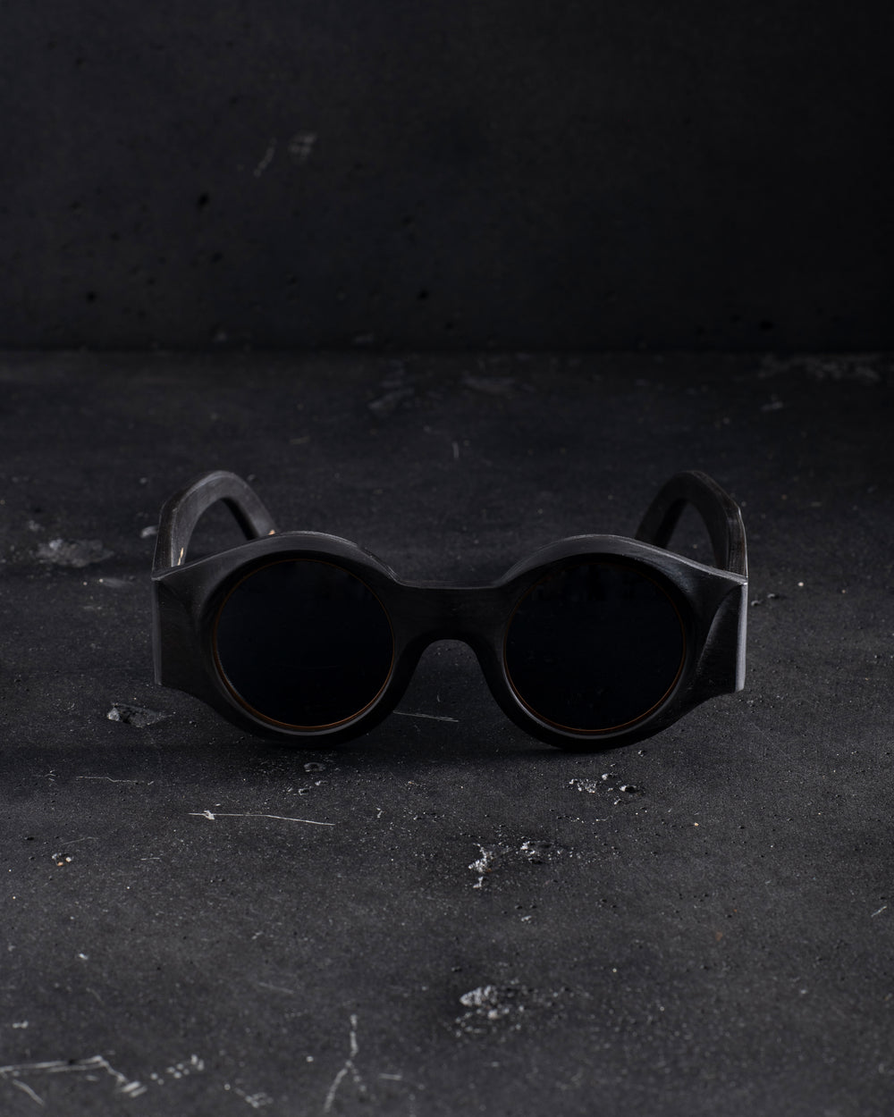 Le Horn Matte Black w/ D. Grey Lens