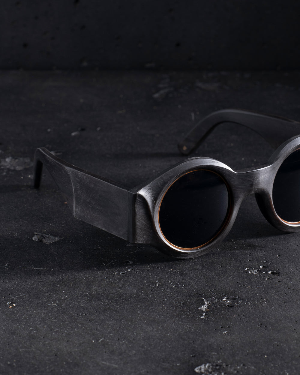 Le Horn Matte Black w/ D. Grey Lens