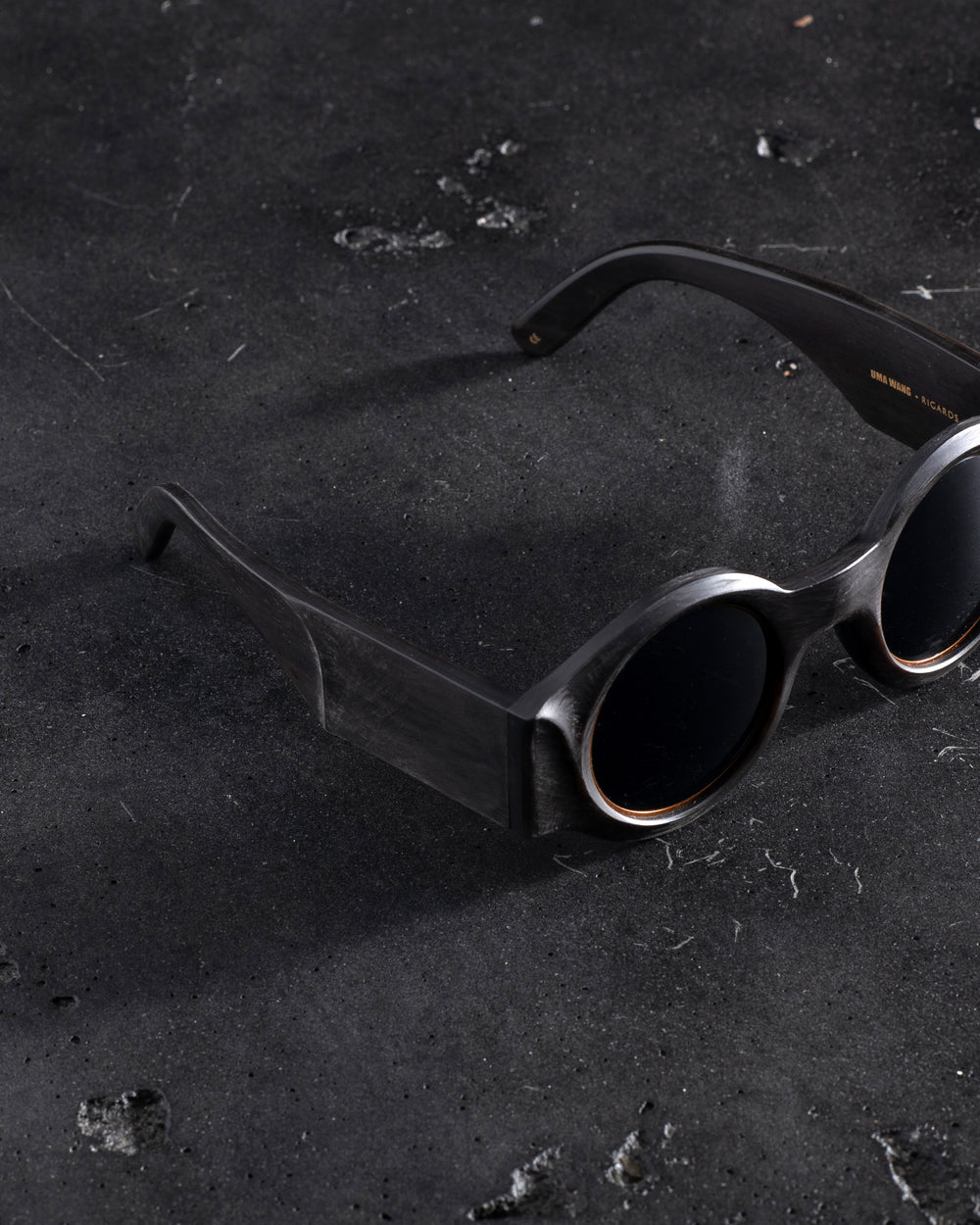 Le Horn Matte Black w/ D. Grey Lens