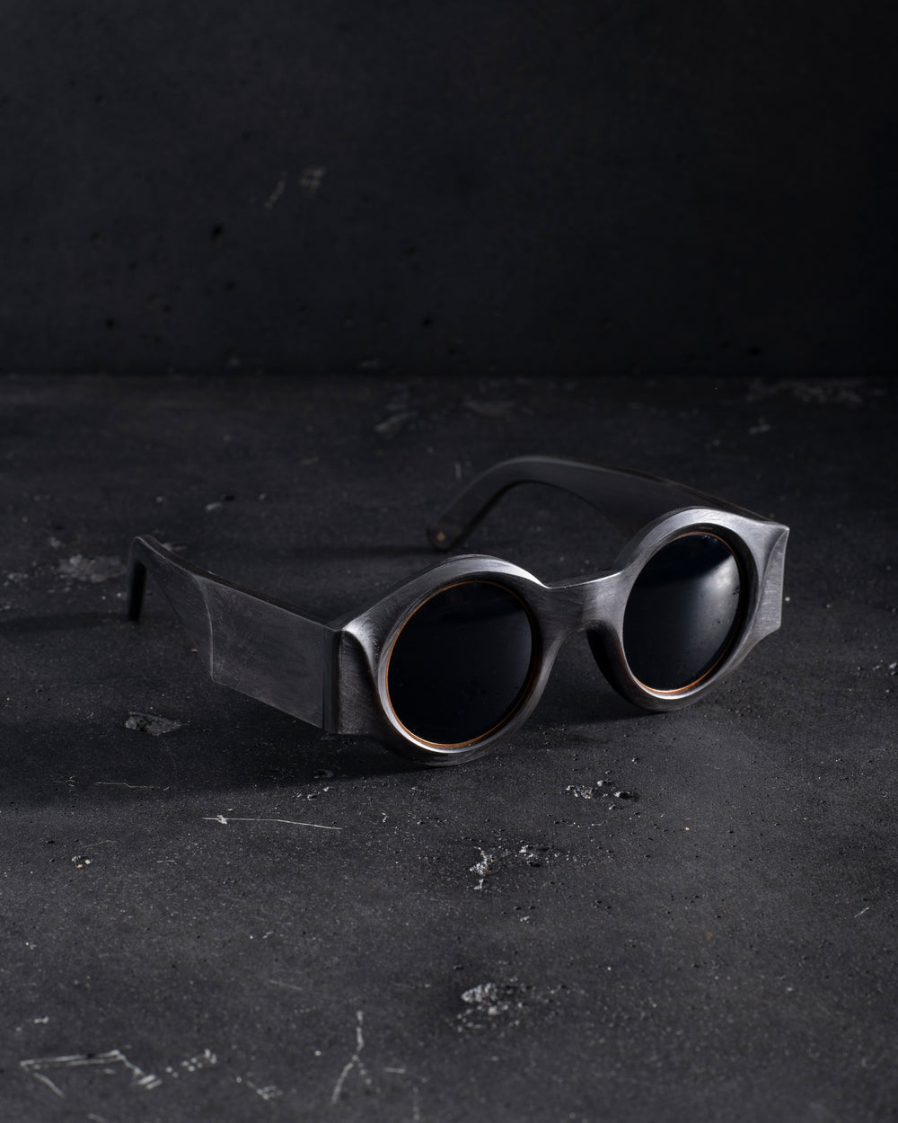 Le Horn Matte Black w/ D. Grey Lens