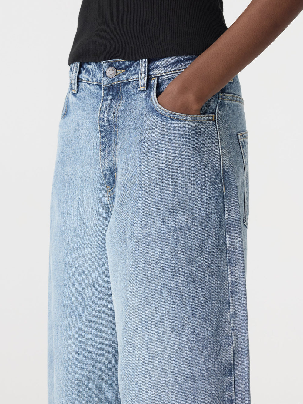 Barrel Leg Jean Super Light Wash