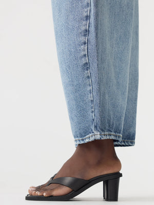 Barrel Leg Jean Super Light Wash