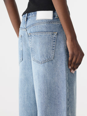 Barrel Leg Jean Super Light Wash