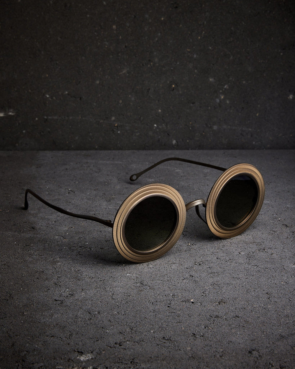 Sahara - RG00UW12 Vintage Gold w/ Dk Green Gradient Lens