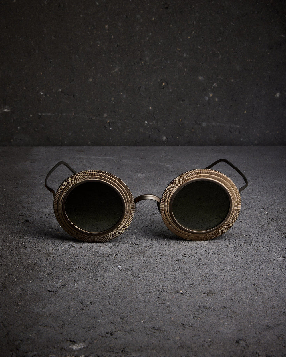 Sahara - RG00UW12 Vintage Gold w/ Dk Green Gradient Lens