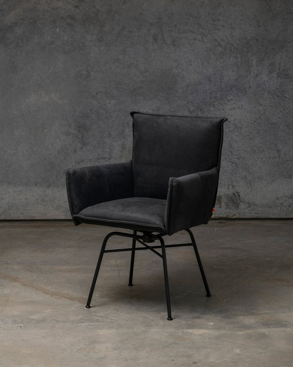 Sanne Swivel Chair Old Glory Frame - Aurula Black