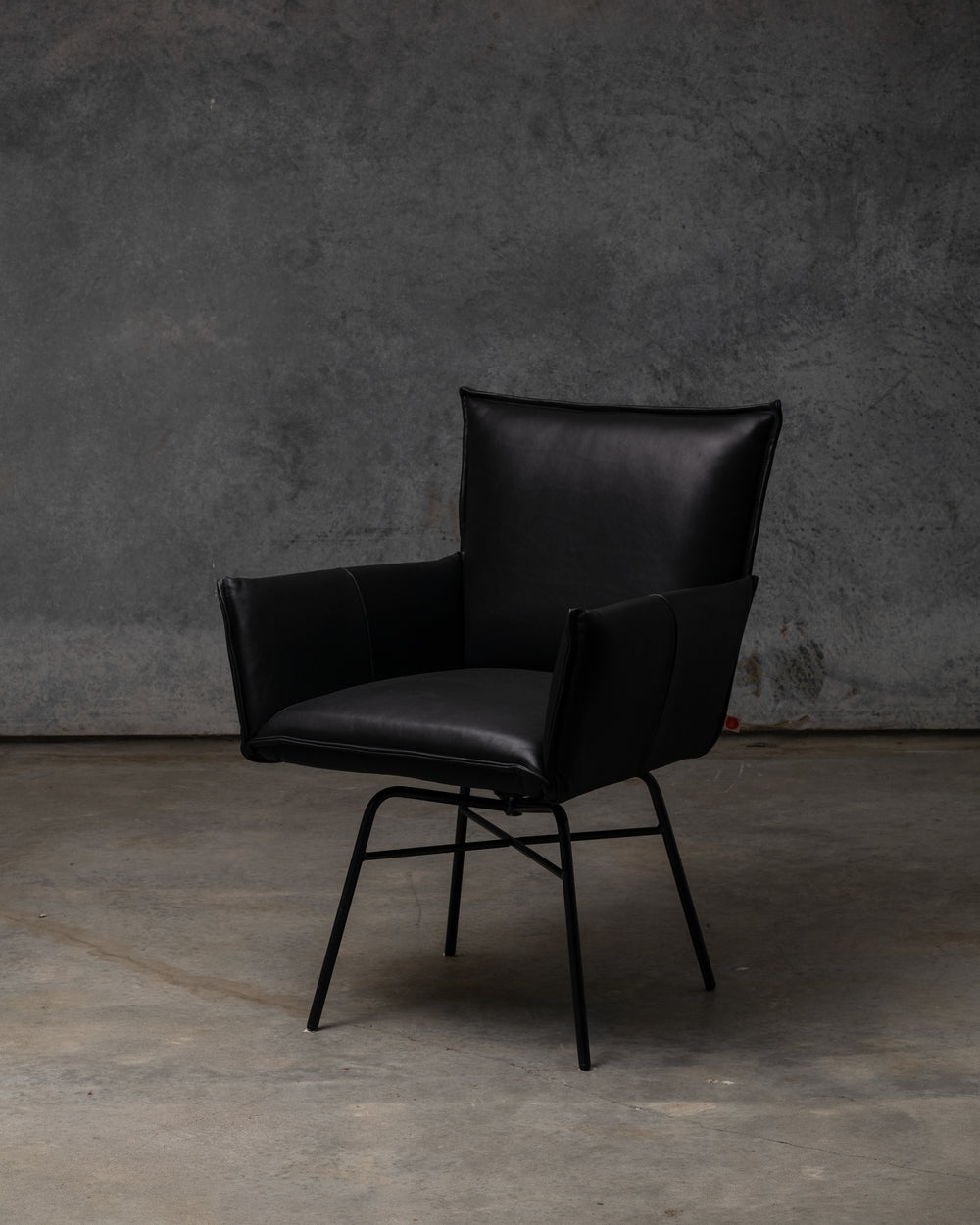 Sanne Swivel Chair Old Glory Frame - Luxor Black