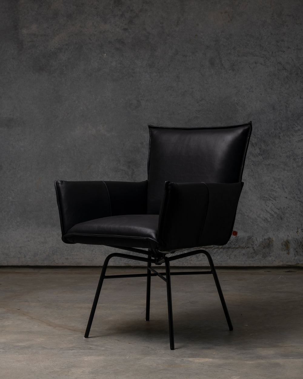 Sanne Swivel Chair Old Glory Frame - Luxor Black