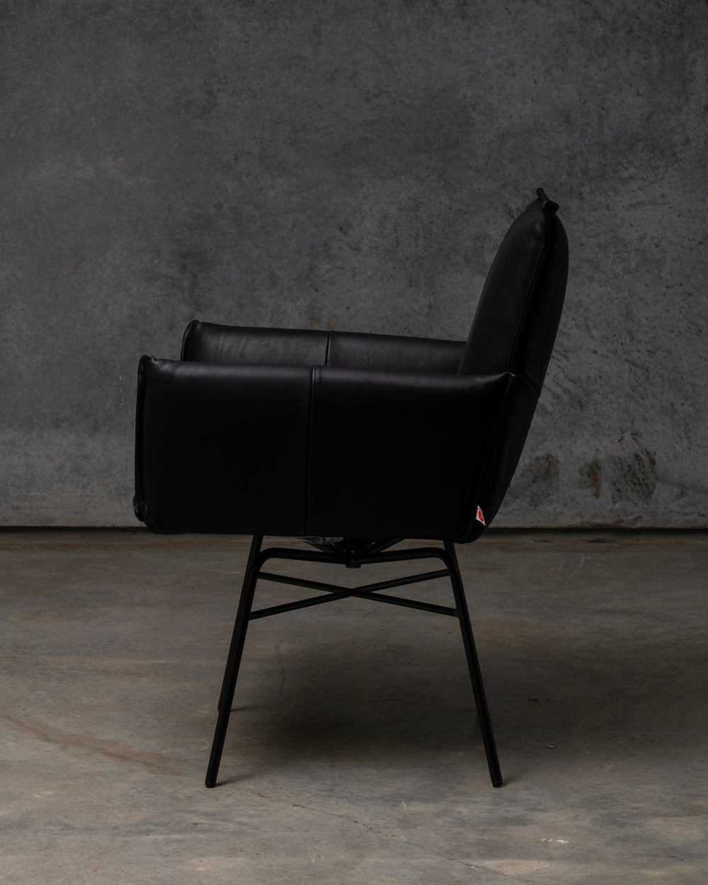 Sanne Swivel Chair Old Glory Frame - Luxor Black