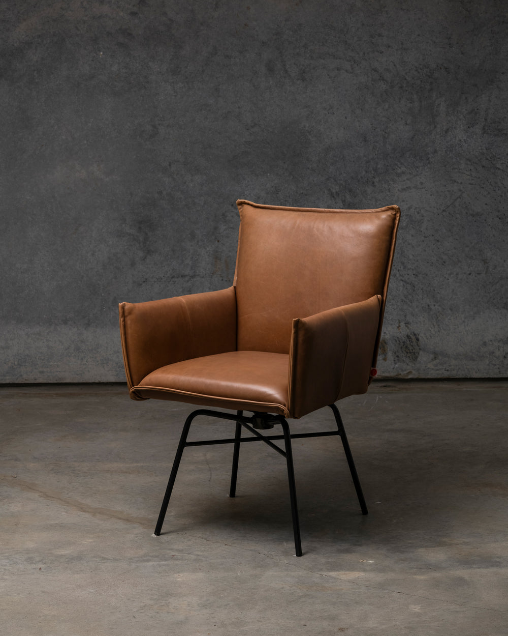 Sanne Swivel Chair Old Glory Frame - Luxor Fango Light