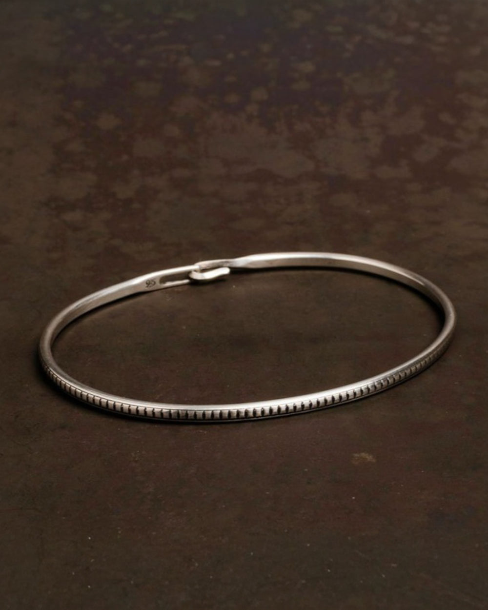 Bangle Hook Trace