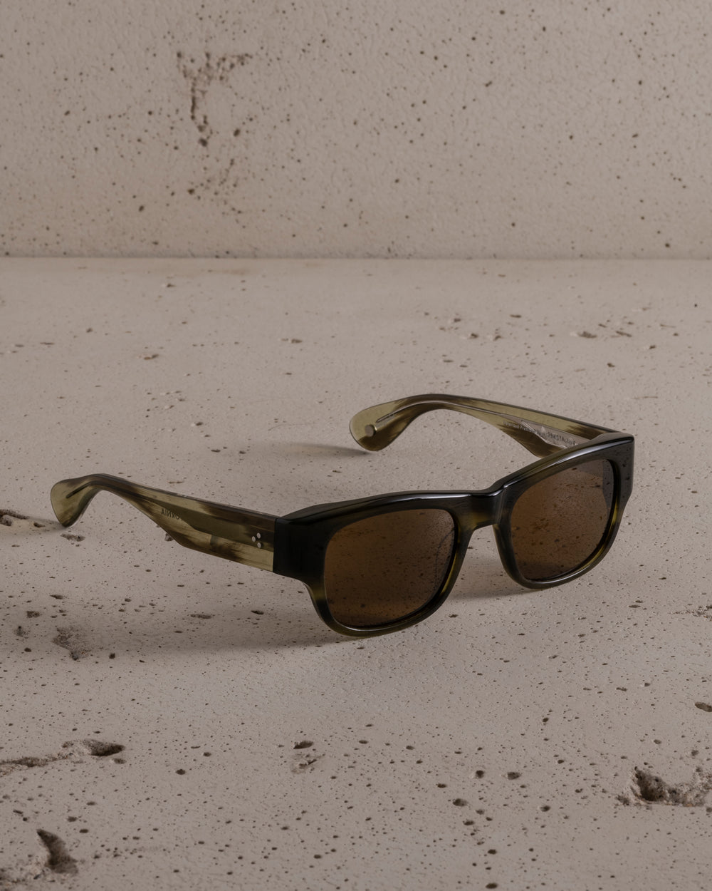 Shasta Sun Douglas Fir / Pure Coffee Polar