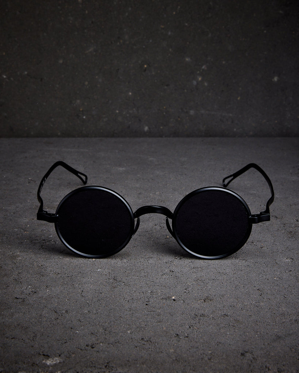 The Victorian - UW3 Black Copper w/ Dk Gray Lens