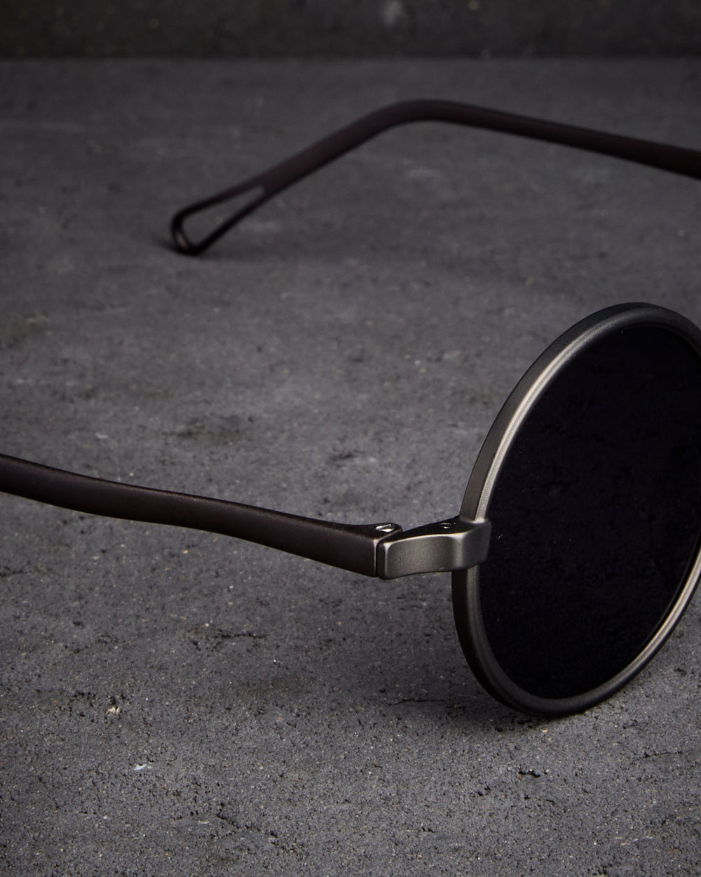 The Victorian - UW3 Grey Copper w/ Dk Grey Lens