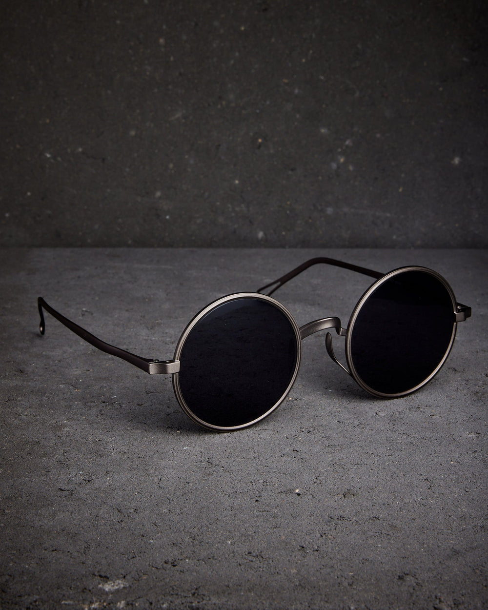 The Victorian II - UW5 Grey Copper w/ Dark Grey Lens