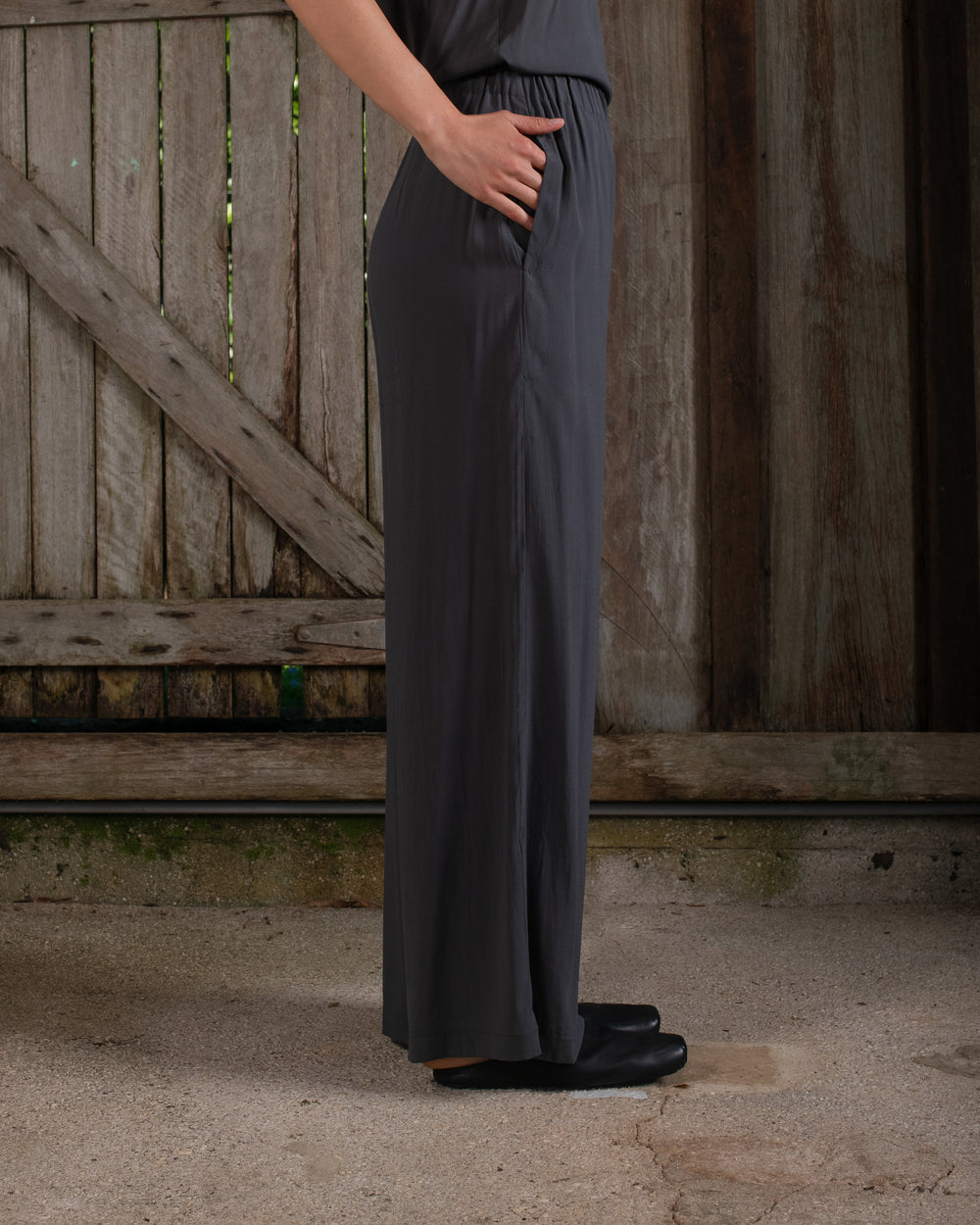 High Waist Pant Stretch Silk Charcoal