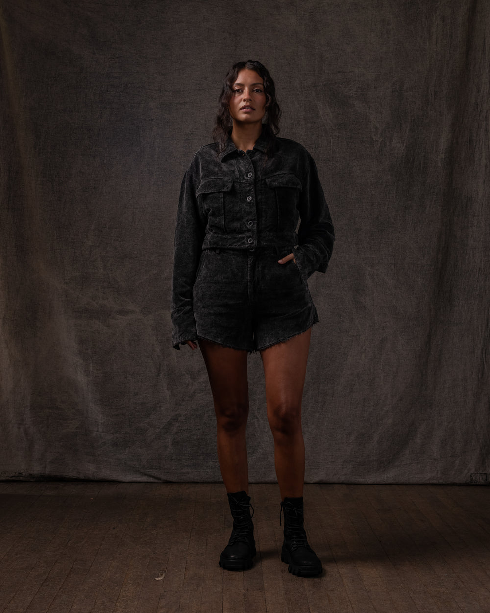 Raw Hem Short Distressed Velvet Washed Black