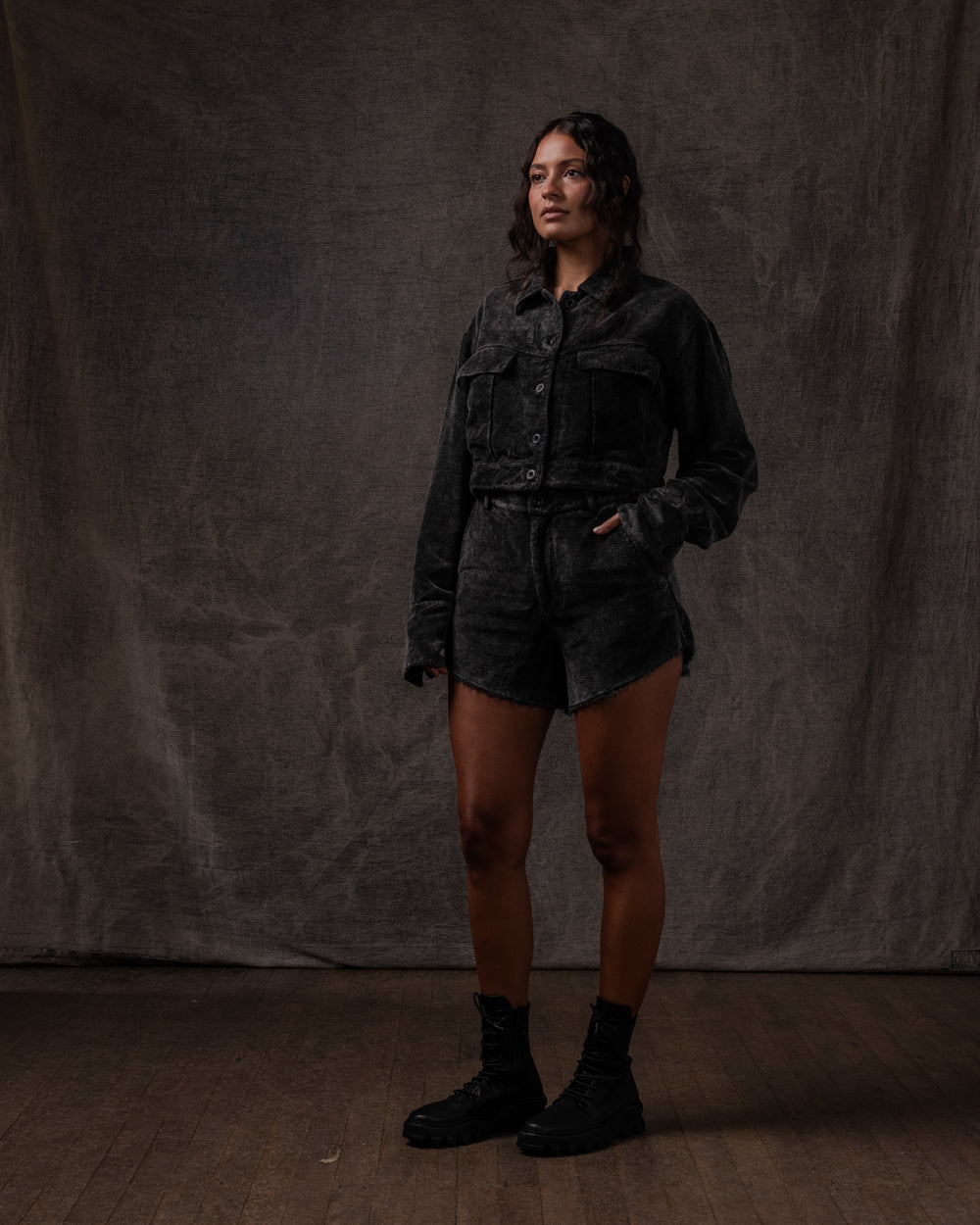 Raw Hem Short Distressed Velvet Washed Black