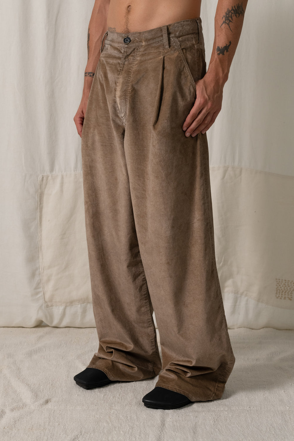 New Pants Stretch Velvet Tan
