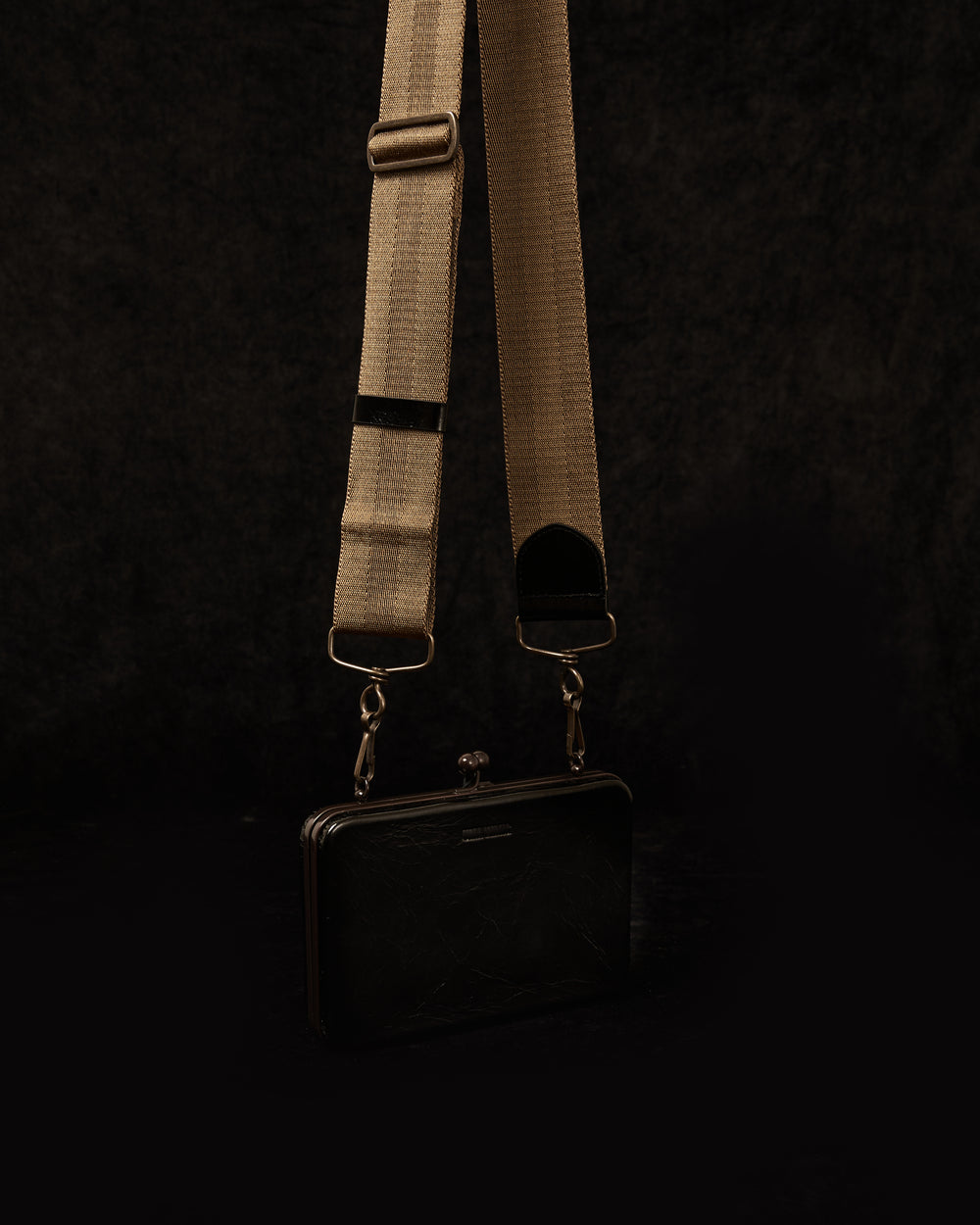 Medium Clutch Black