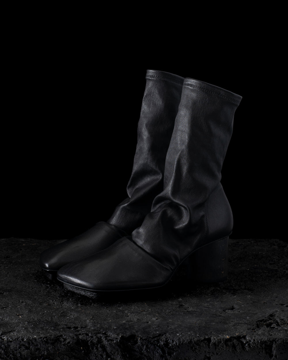 Short Stone Boots Stretch Black