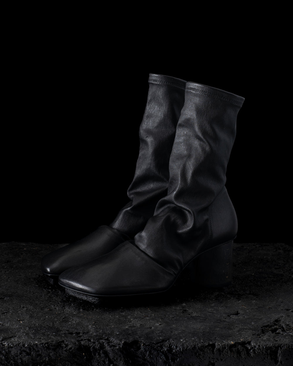 Stretch Leather Stone Boots Black