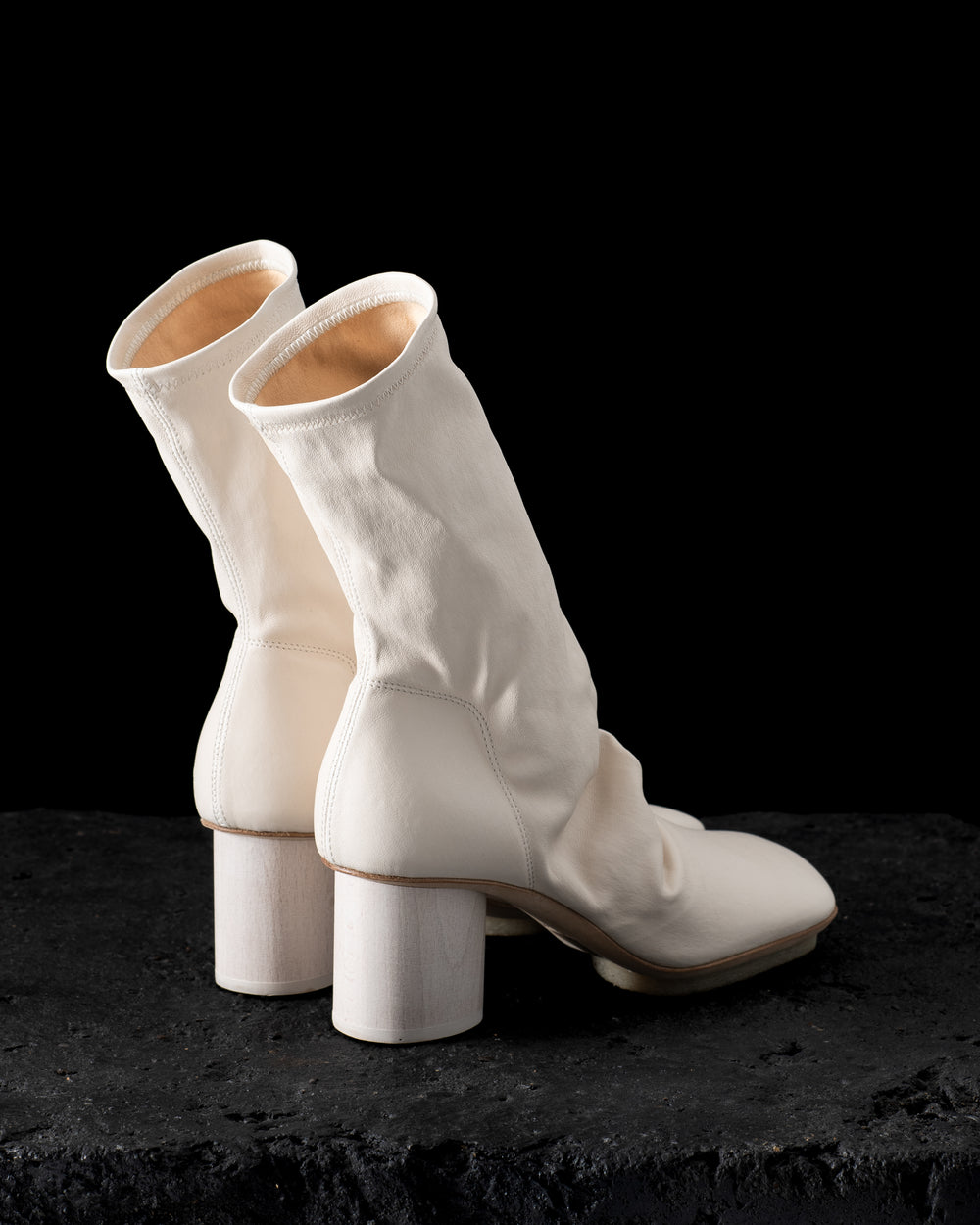 Stretch Leather Stone Boots Off White