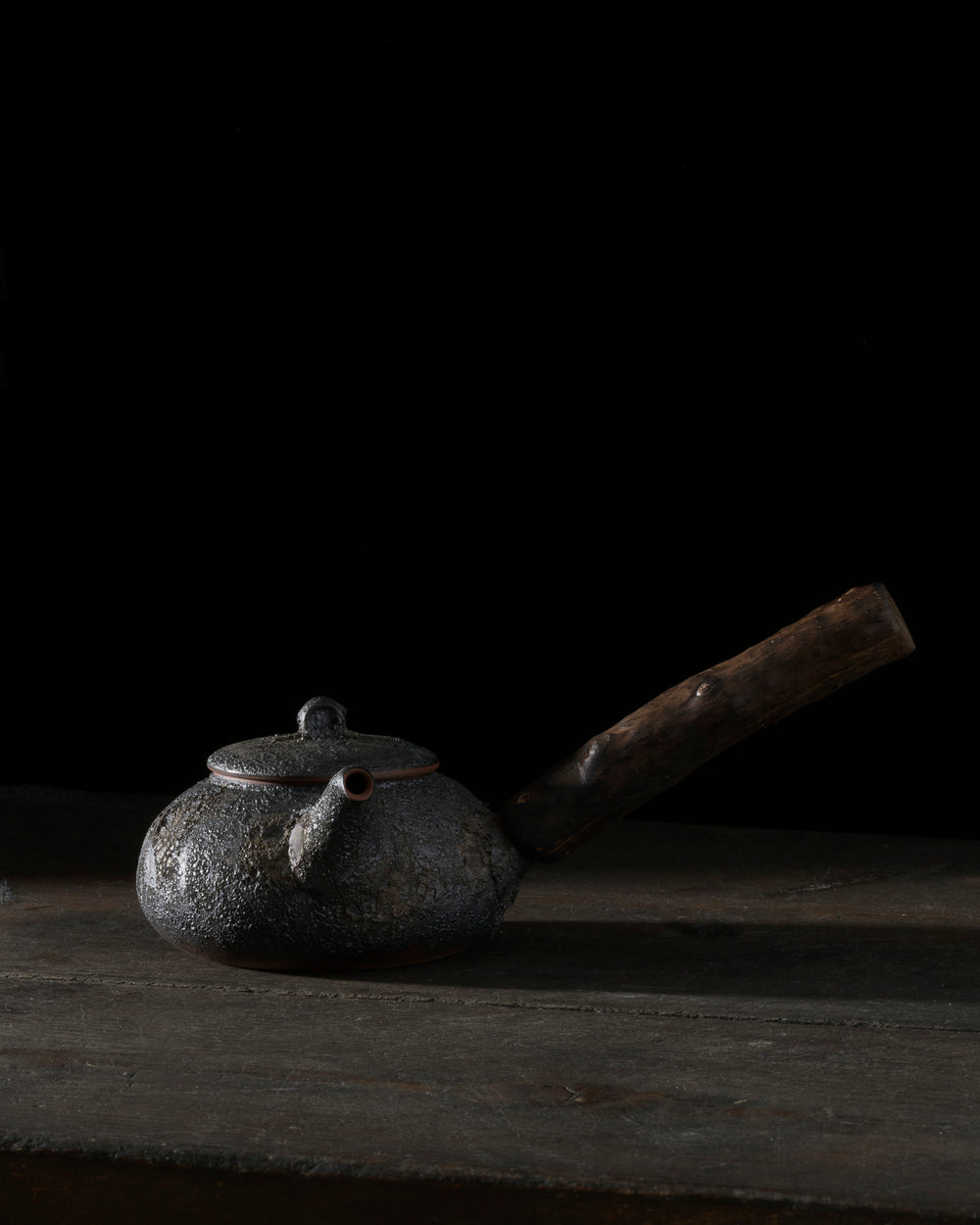 Handcrafted Charcoal Teapot | Wood Handle | 450 ML