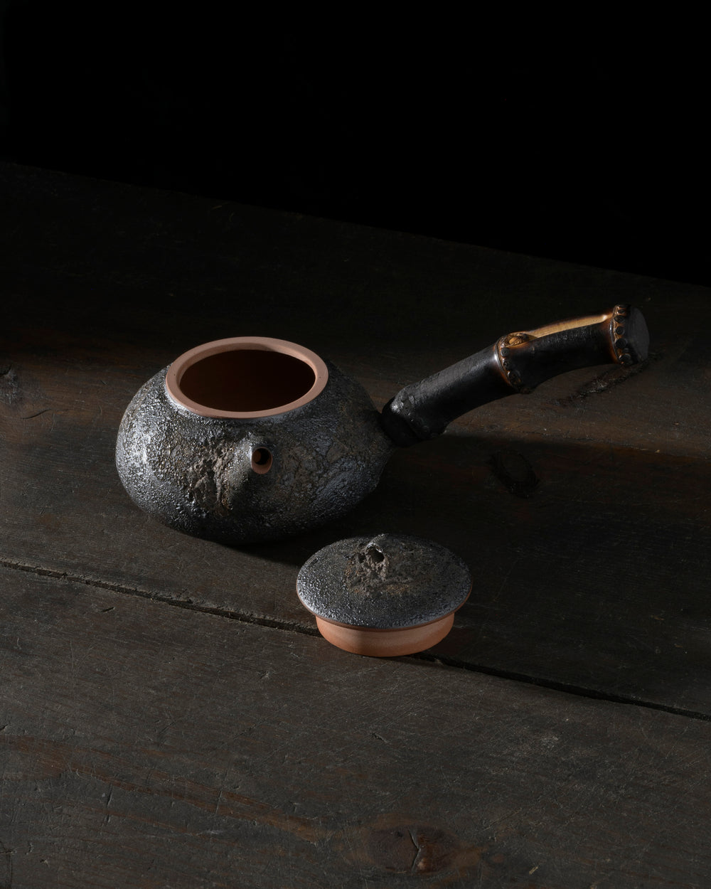 Handcrafted Charcoal Teapot | Bamboo Handle | 450 ML