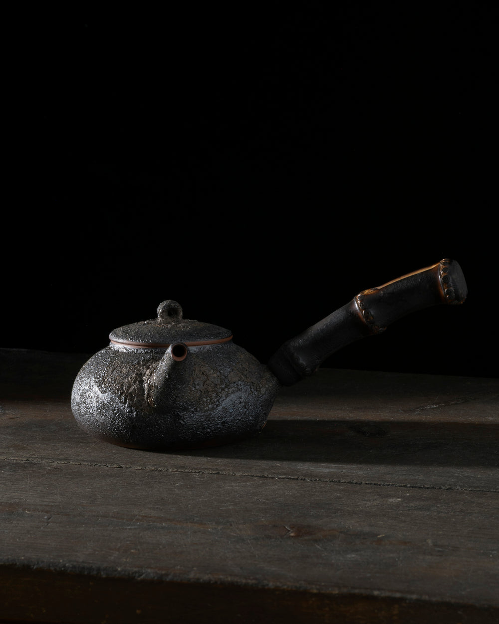 Handcrafted Charcoal Teapot | Bamboo Handle | 450 ML