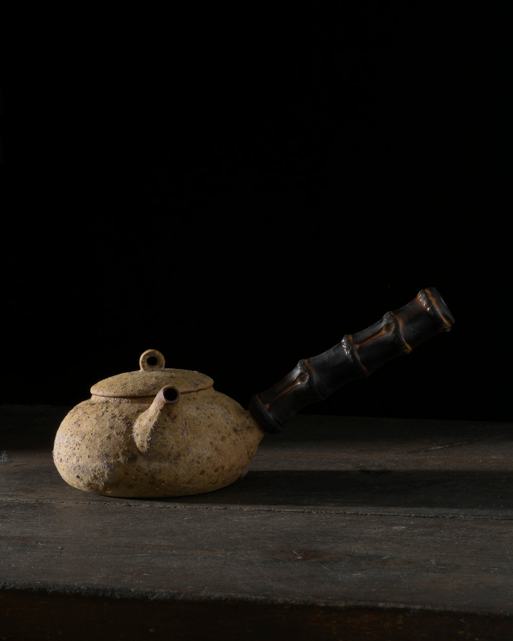 Handcrafted Ash Teapot | Bamboo Handle | 450 ML