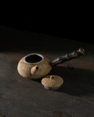 Handcrafted Ash Teapot | Bamboo Handle | 450 ML