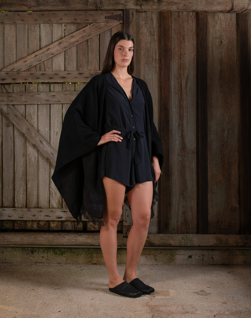 Short Wearable Blanket Cashmere and Hemp Black