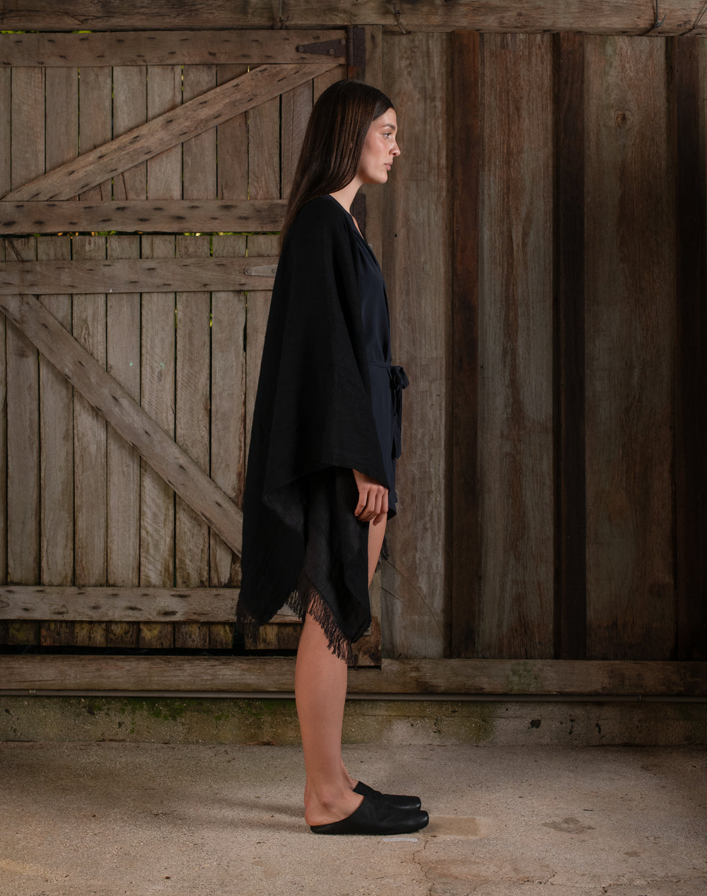 Short Wearable Blanket Cashmere and Hemp Black