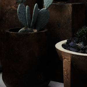 Rhyton Planter Smoked Ivory