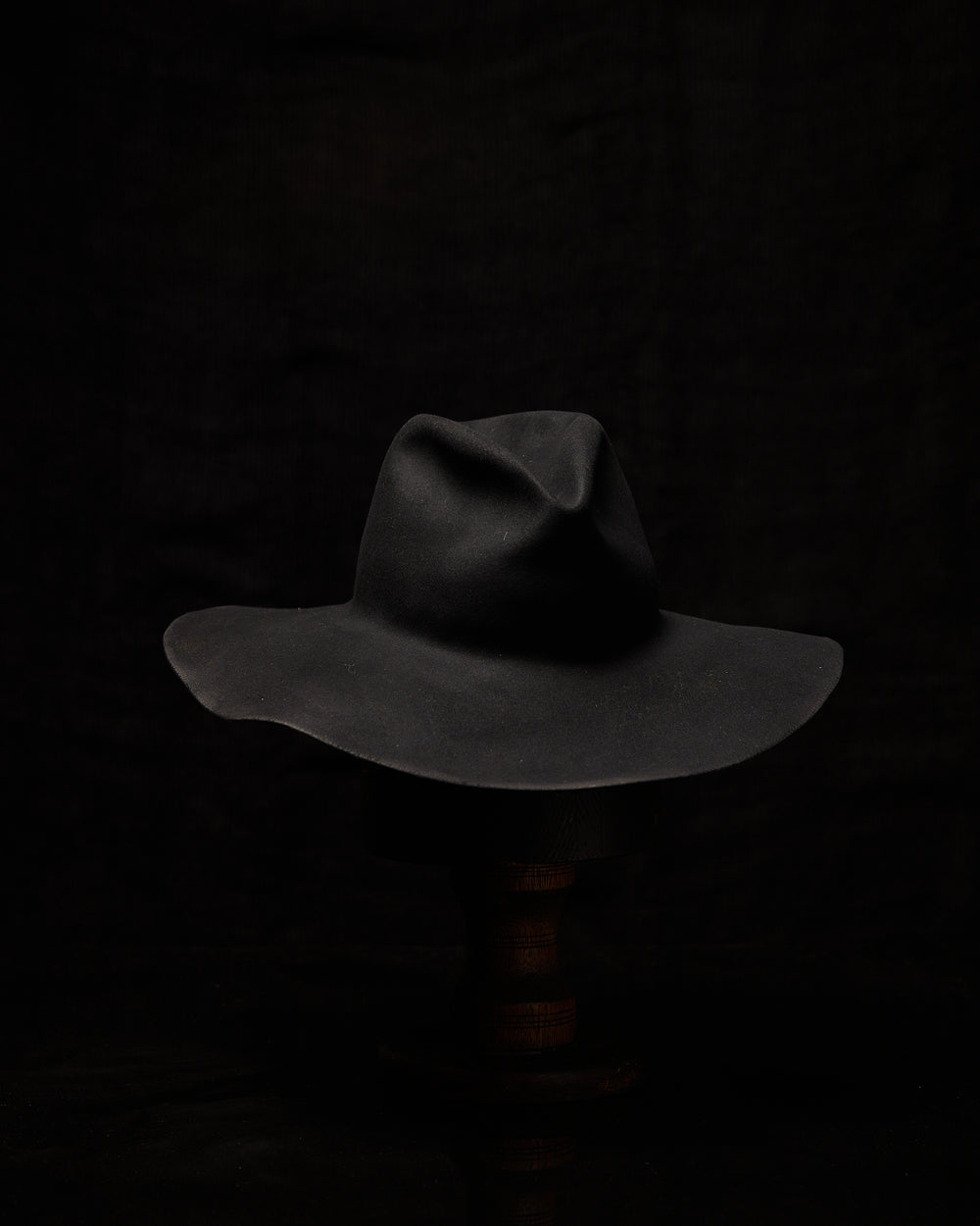 Black Brim Tailored
